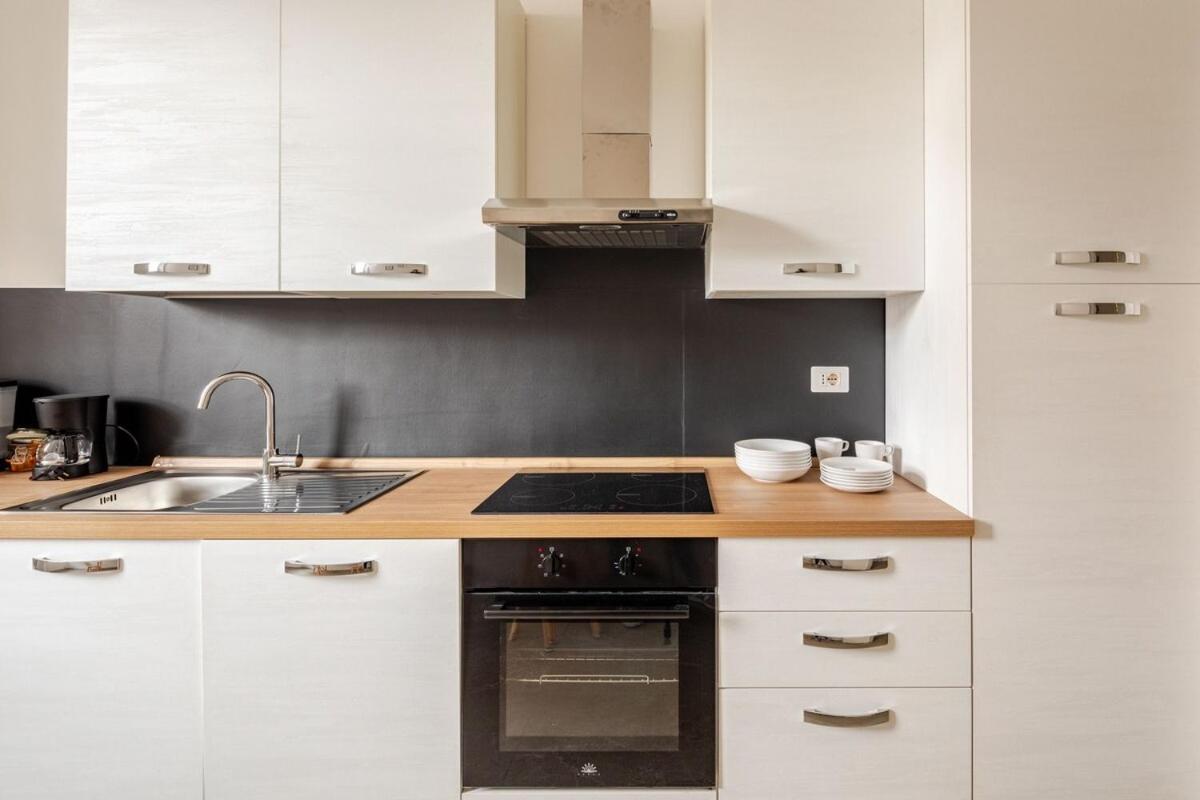 Elegant Design - Parking Apartment Rome